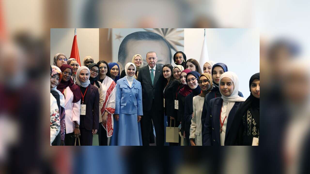 Cumhurbaşkanı Erdoğan, "Genç Müslüman Kadınlar Liderlik Programı" katılımcılarını kabul etti