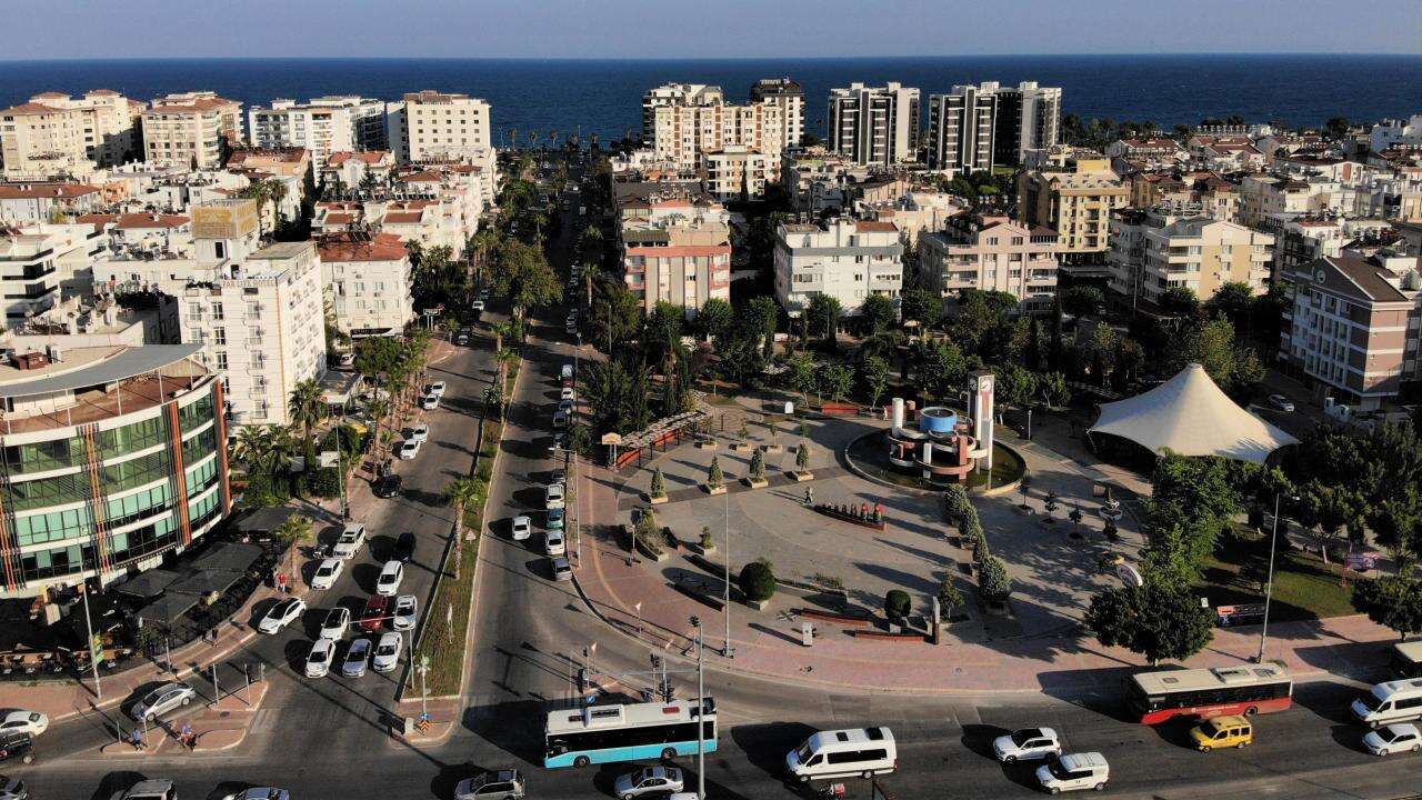 Antalya'da lüks sitedeki aidat krizi yargıya taşındı