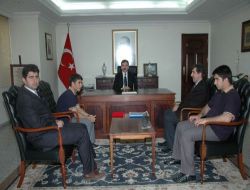 Vali Başarılı Öğrencileri Kabul Etti