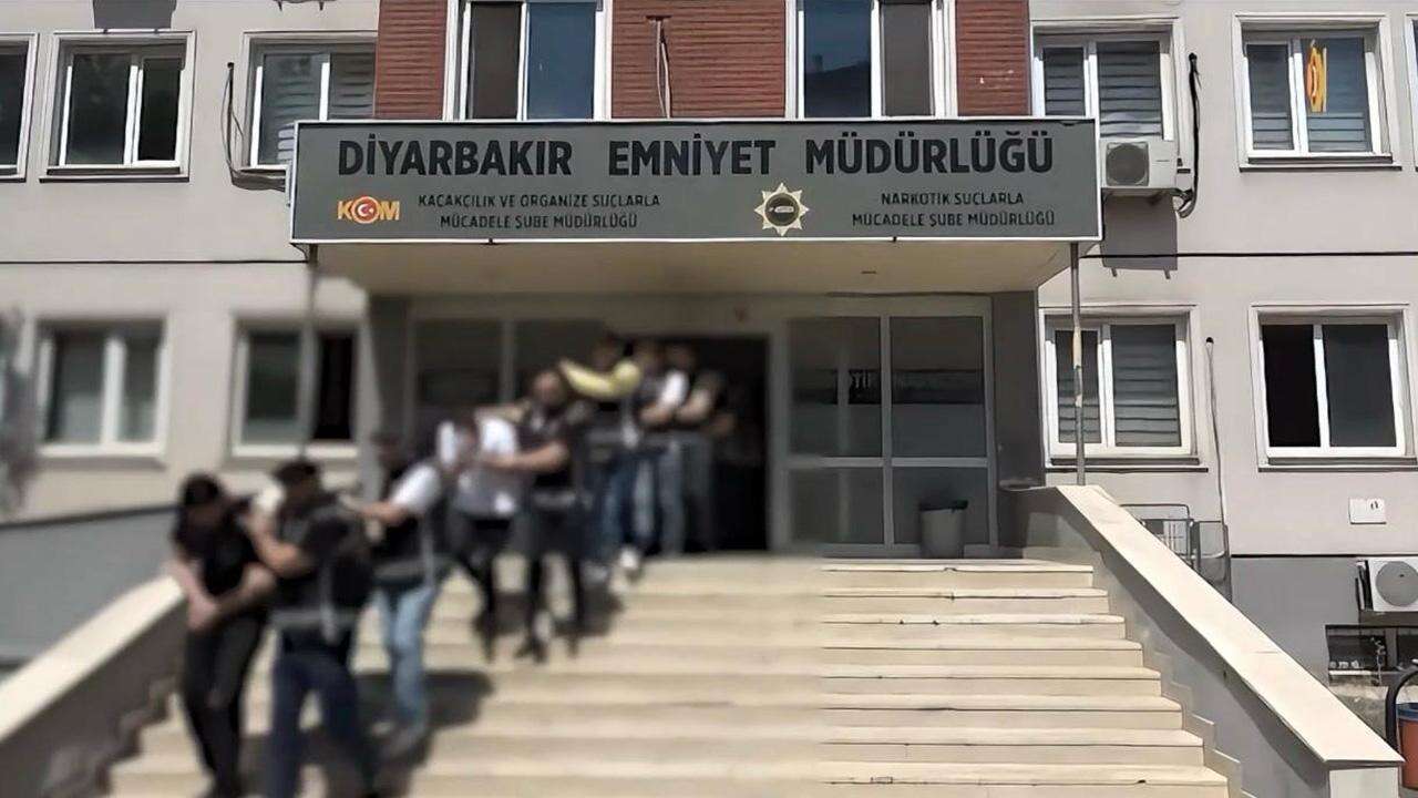 Diyarbakır'da suç örgütüne yönelik operasyonda 15 zanlı tutuklandı