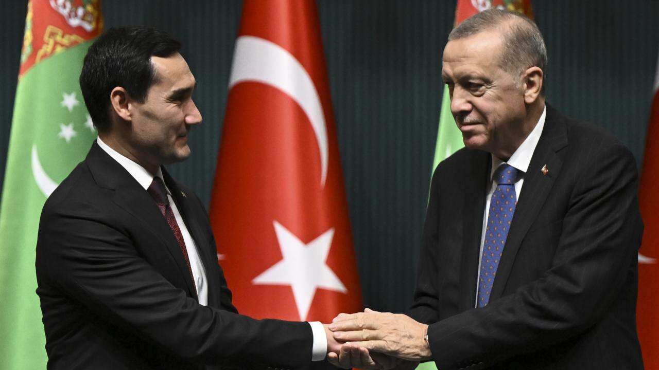 Cumhurbaşkanı Erdoğan Türkmenistan Milli Lideri Berdimuhamedov ile görüştü