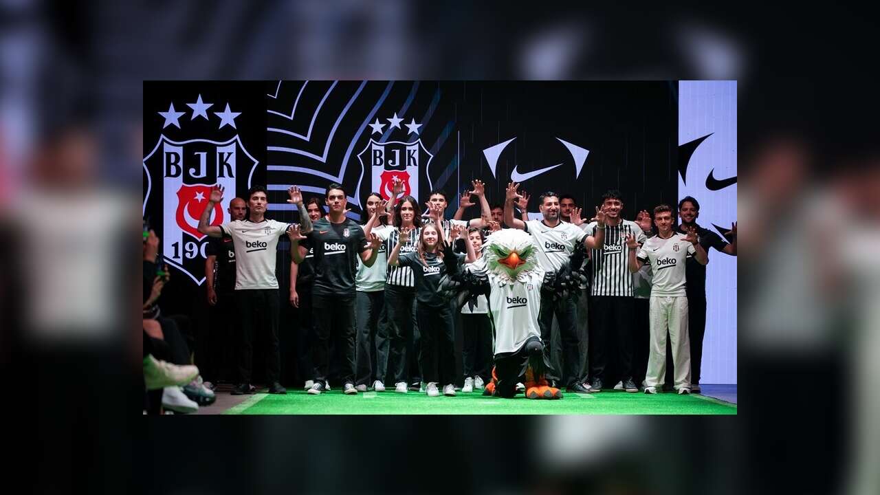 Beşiktaş'ın yeni sezon formaları tanıtıldı