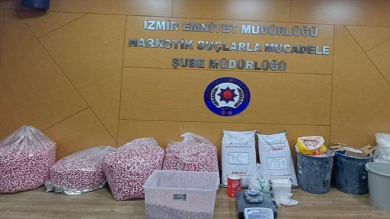 İzmir'de 121 bin 816 uyuşturucu nitelikli hap ele geçirildi!