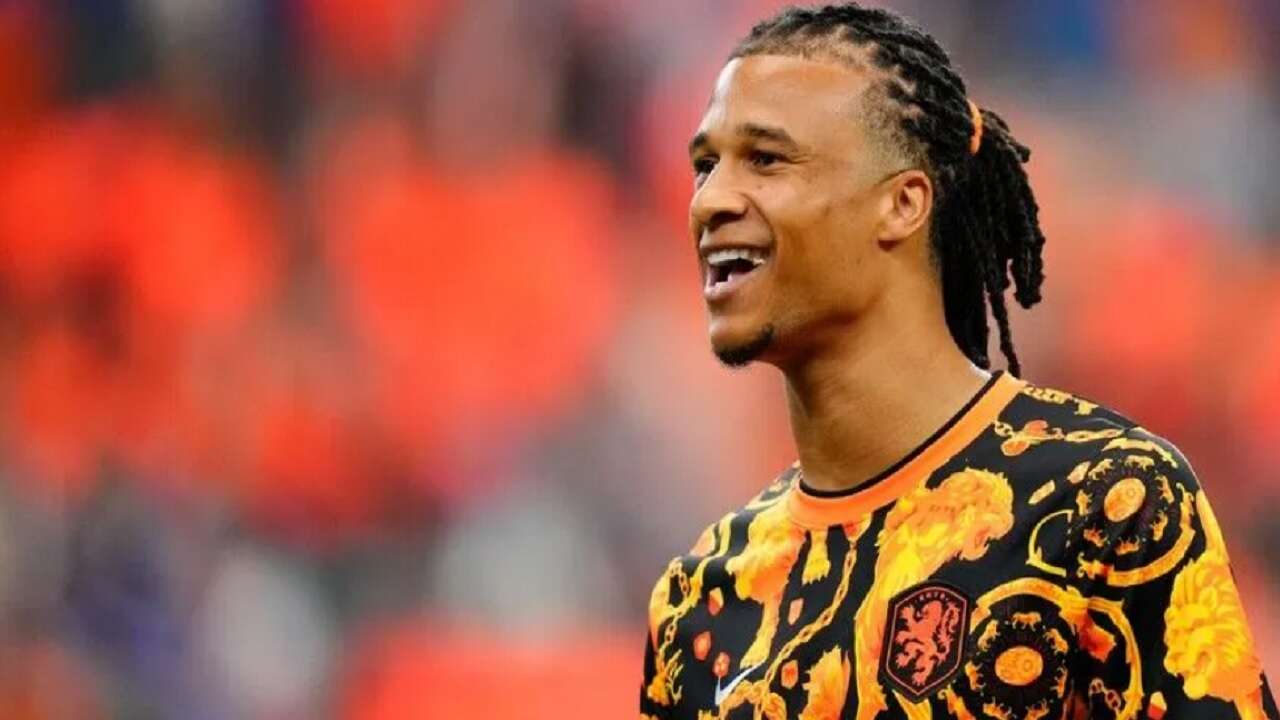 Fenerbahçe, Hollandalı stoper Nathan Ake'yi kadrosuna kattı