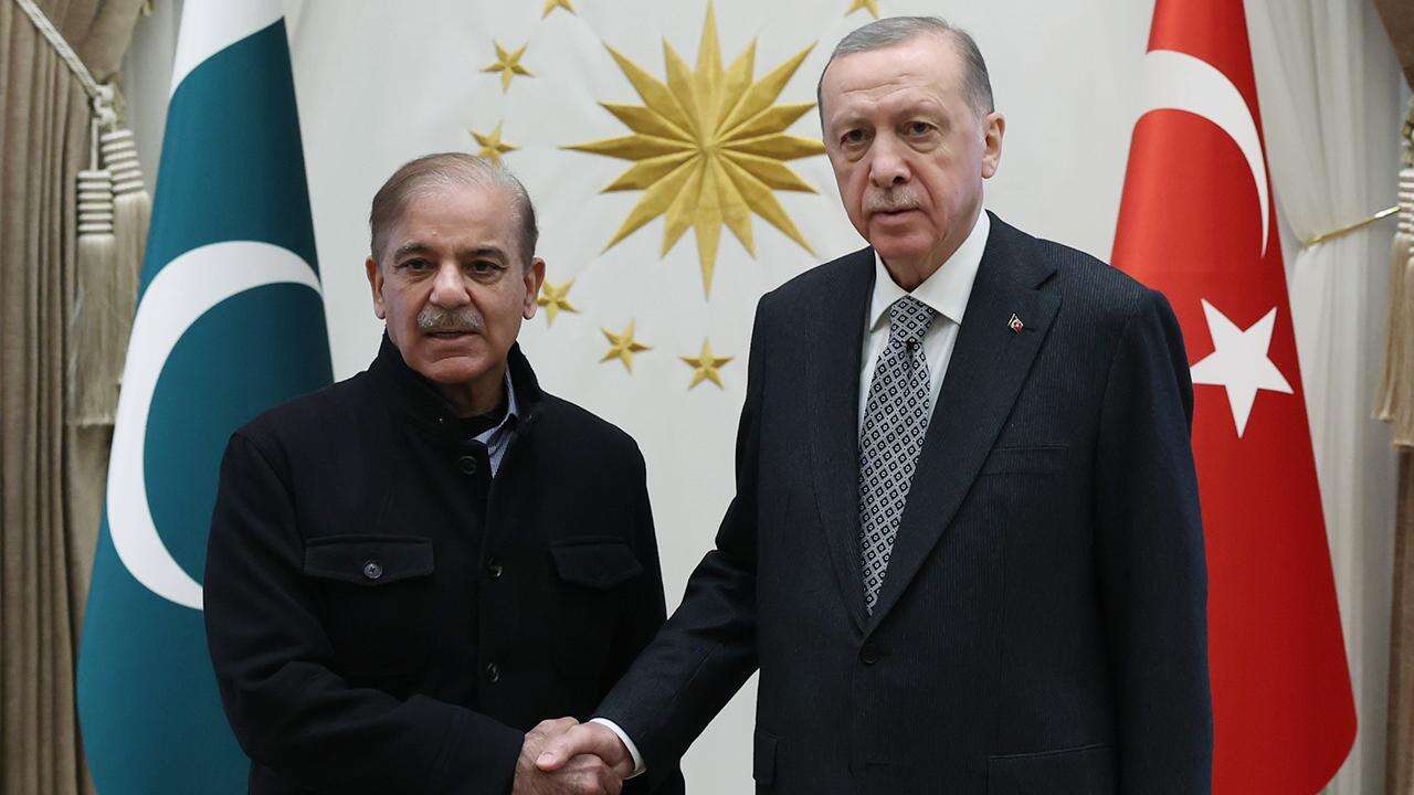 Pakistan Başbakanı Şerif Türkiye'ye geliyor..