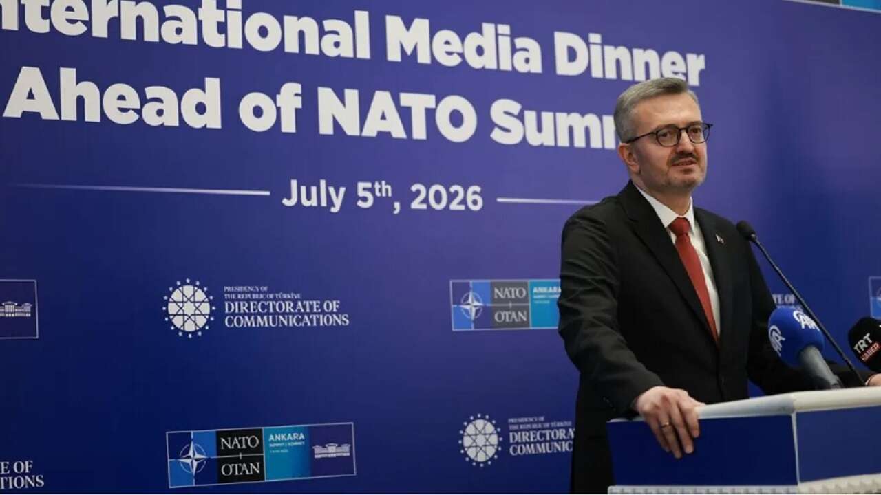 Duran, NATO Zirvesi öncesi uluslararası basın mensuplarıyla yemekte buluştu
