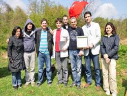 İş Hayatının Stresini Fidan Dikerek Attılar