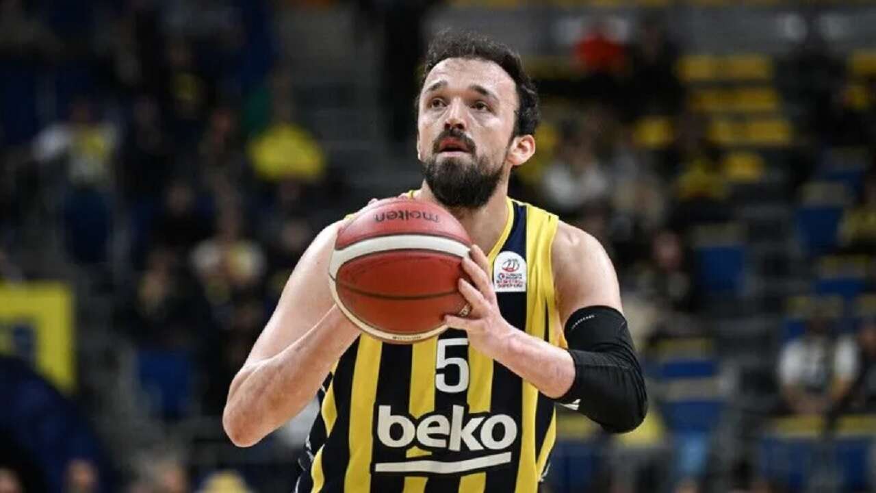 Fenerbahçe, milli basketbolcu Sertaç Şanlı ile 1 yıllık sözleşme imzaladı
