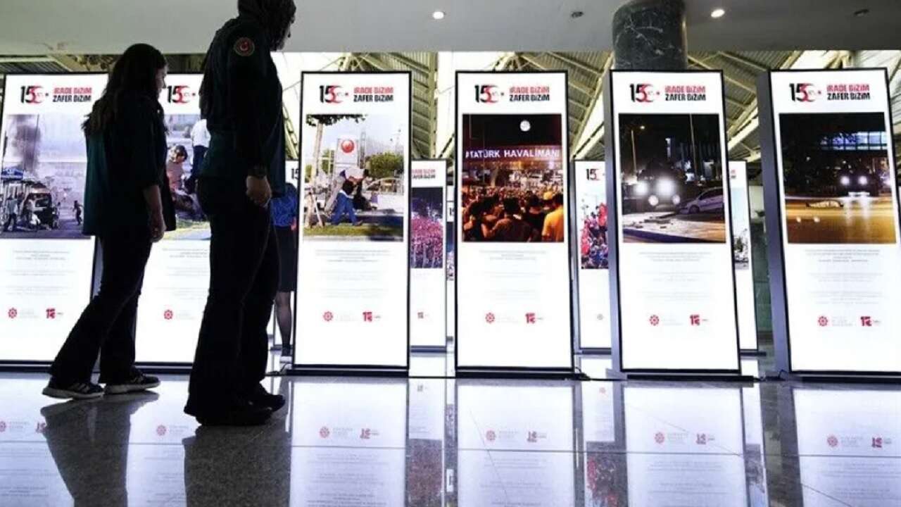 İstanbul Havalimanı'nda 'Hafıza ve Hatıra 15 Temmuz' fotoğraf sergisi açıldı