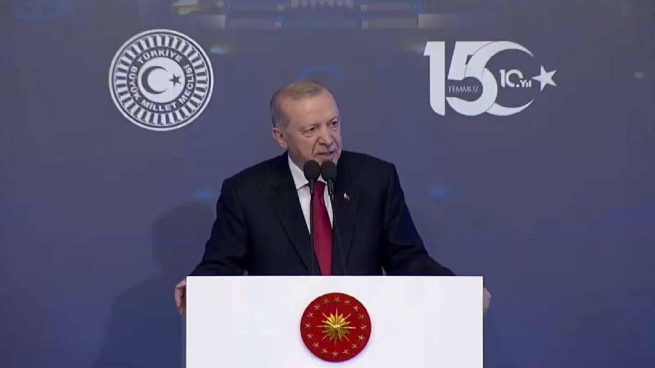CANLI - Cumhurbaşkanı Erdoğan: TEHLİKE HALEN DEVAM ETMEKTEDİR, REHAVETE KAPILMAMALIYIZ