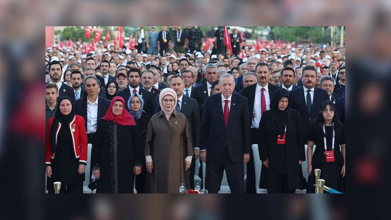 Emine Erdoğan'dan "10. Yılında 15 Temmuz: İrade Bizim, Zafer Bizim" programına ilişkin paylaşım