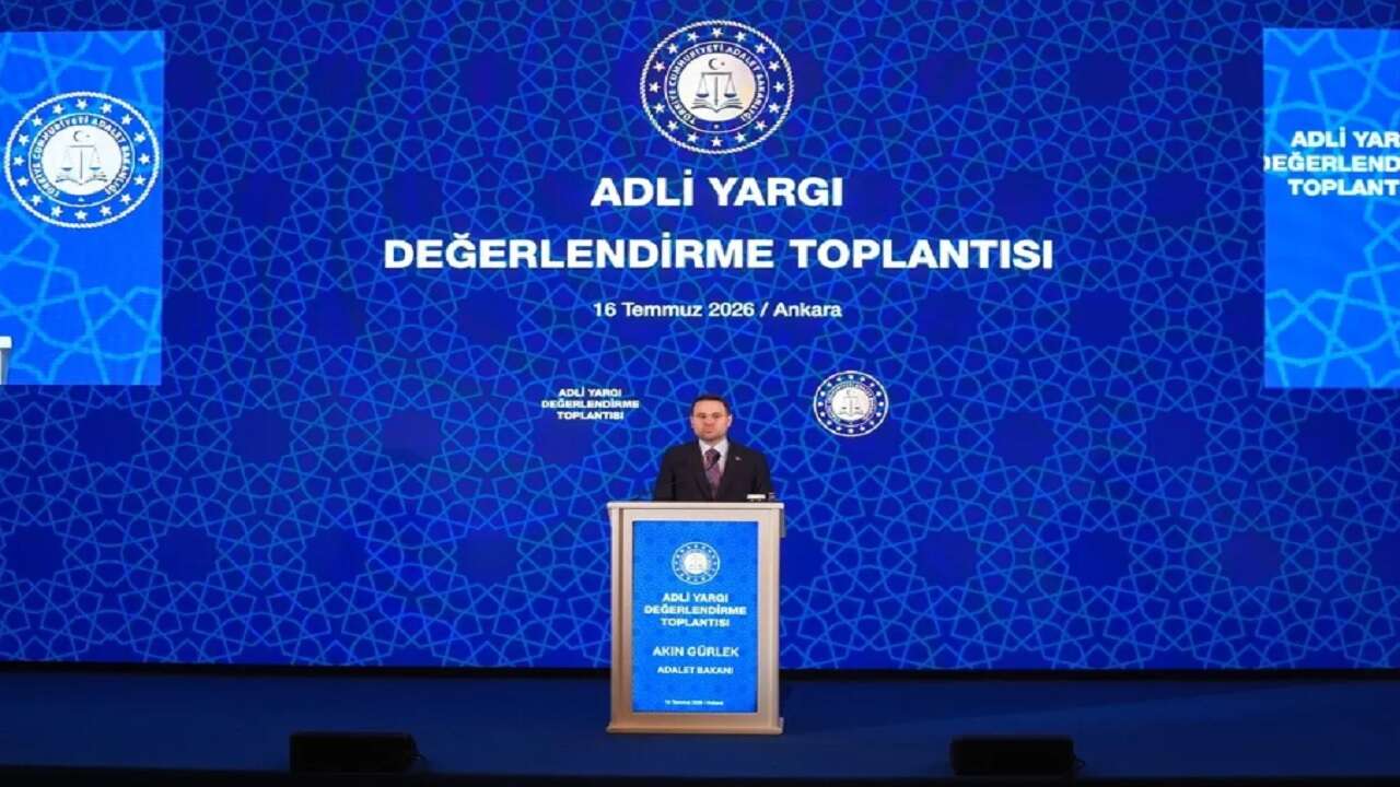 Gürlek: FETÖ ile mücadele her zaman kararlılığı ve hukuki titizliği birlikte korumalıyız