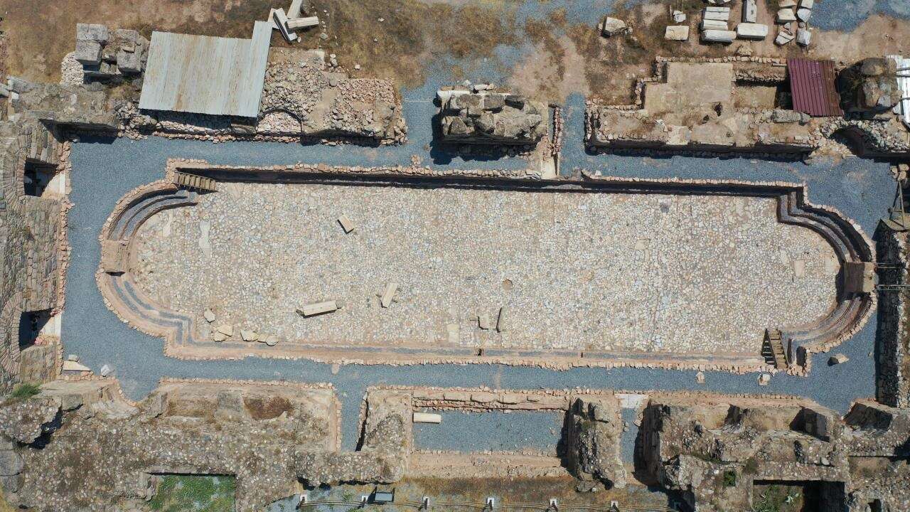 Tralleis'te 2 bin yıllık "OLİMPİK" havuz gün yüzüne çıkarıldı