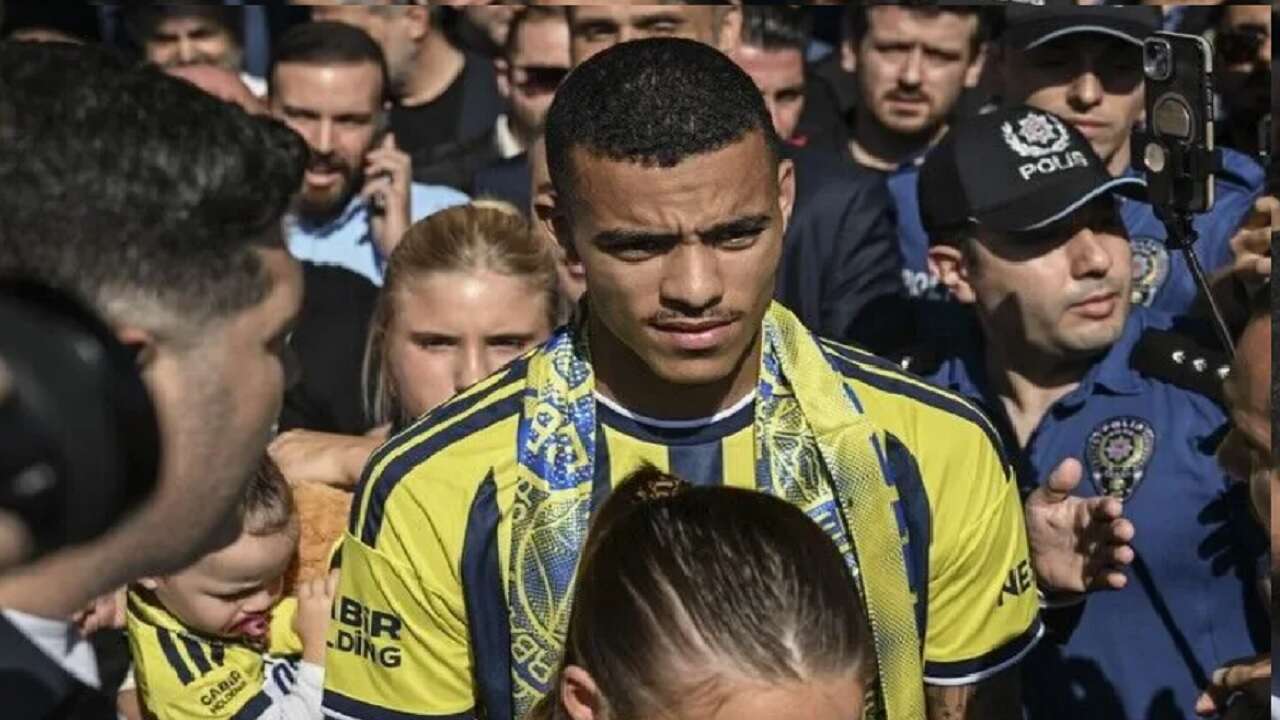 Fenerbahçe'nin yeni transferi Mason Greenwood, İstanbul'a geldi
