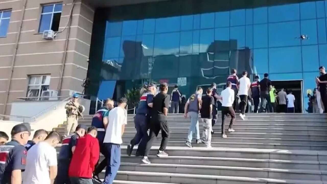 Jandarma 12 ilde 12 ayrı organize suç örgütüne operasyon düzenledi