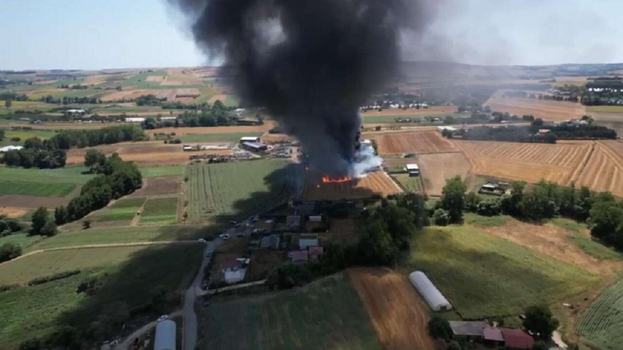 Çatalca'da Fabrika Yangını / Ekipler sahada..