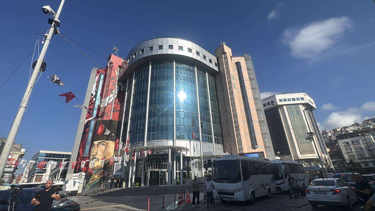 İzmit Belediyesi'ne yönelik 'yolsuzluk' operasyonu