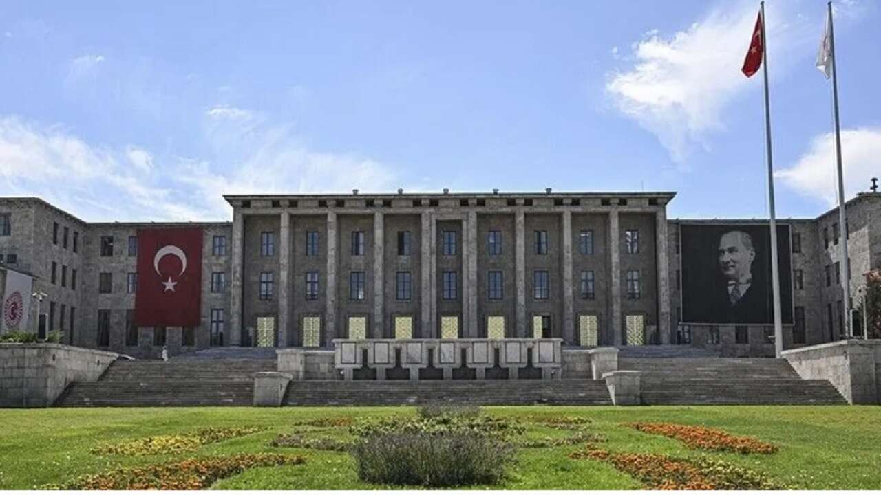 AK Parti ve DEM Parti heyetleri "Terörsüz Türkiye" sürecine ilişkin Meclis'te görüştü