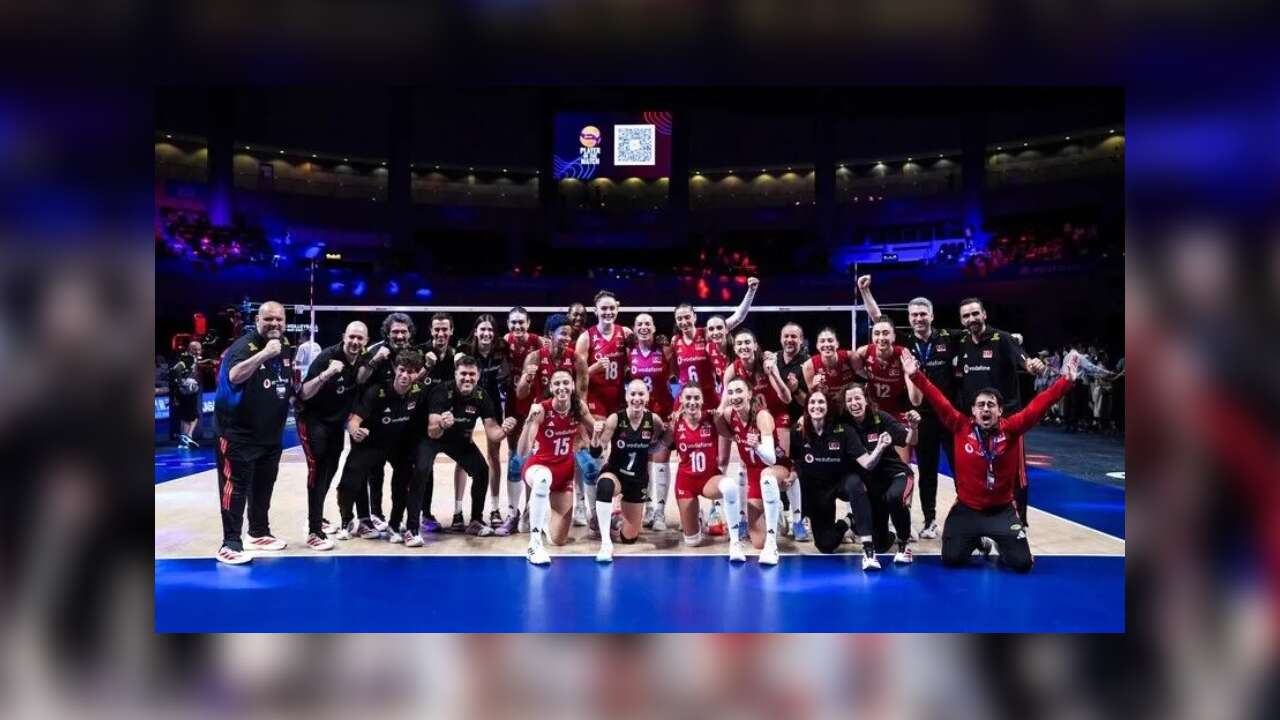 A Milli Kadın Voleybol Takımı, Milletler Ligi'nde finale yükseldi