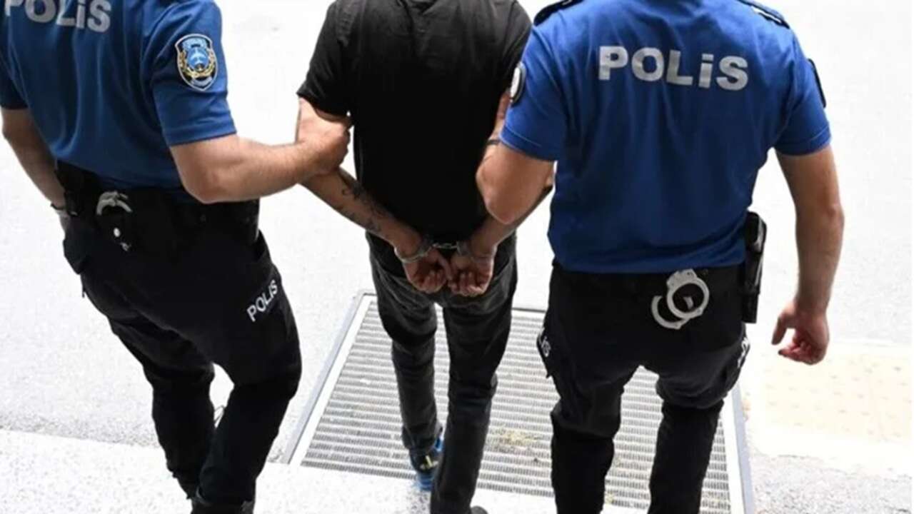 Kırmızı bülten ve diğer uluslararası aramalar kapsamında bu yıl 526 kişi Türkiye'ye getirildi