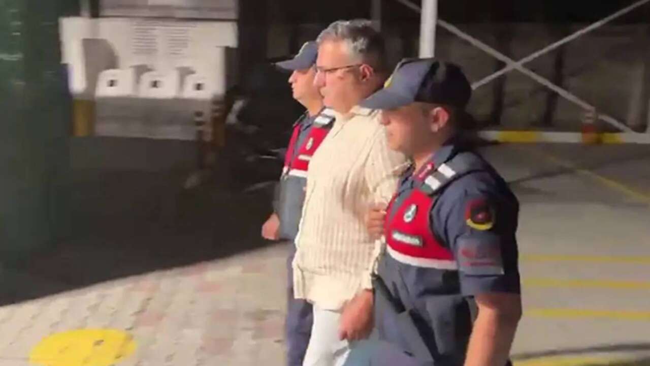 Gazeteci Cem Küçük Tutuklandı