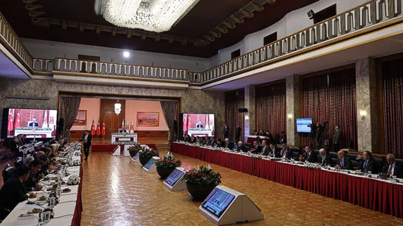 AK Parti Grubu'ndan "Milli Dayanışma ve Toplumsal Bütünleşmenin Güçlendirilmesine Dair Kanun Teklifi" toplantısı