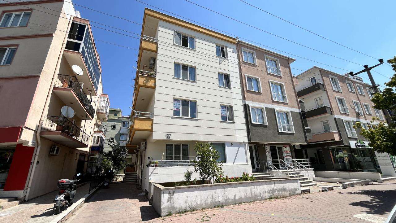 Çanakkale'de binadaki ilaçlamadan zehirlendiği öne sürülen çocuk öldü, anne yoğun bakımda