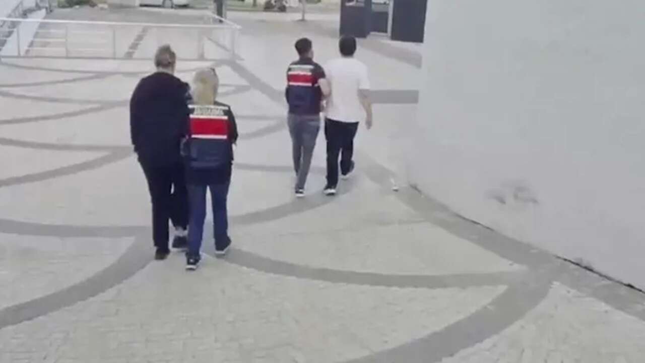 Bakan Gürlek, vize operasyonuyla 6 ilde 49 şüpheli hakkında işlem başlatıldığını bildirdi