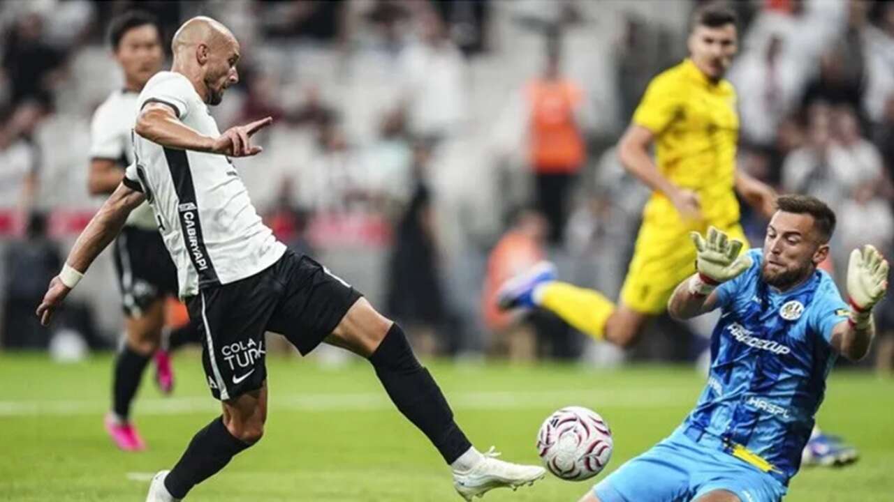 Beşiktaş Avrupa Ligi'nde play-off turuna yükseldi