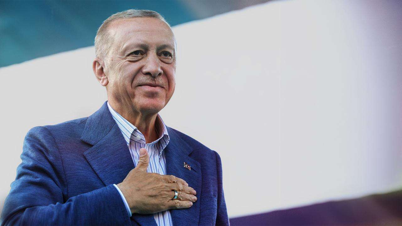 Erdoğan: AK Parti'nin çeyrek asrı Türkiye için tarihi bir dönüşüme karşılık geliyor