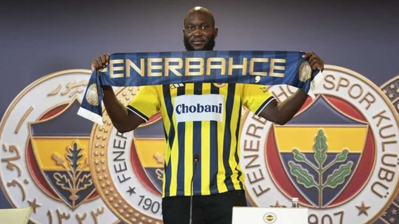 Fenerbahçe'de Romelu Lukaku için imza töreni düzenlendi