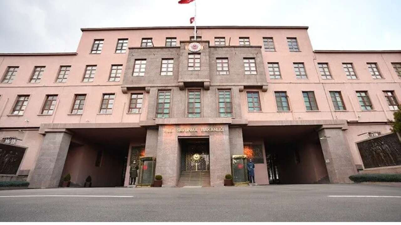 Türk Silahlı Kuvvetleri'nde 205 general ve amiral görev yerlerine atandı