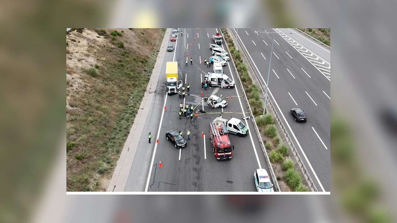 Kuzey Marmara Otoyolu'nda kamyon ile otomobil çarpıştı