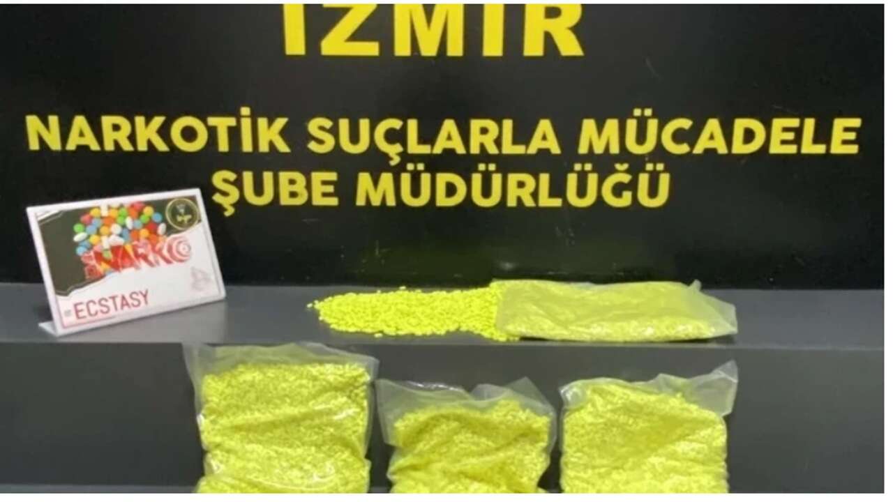 İZMİR'de 31 bin 320 adet ecstasy hap ele geçirildi!