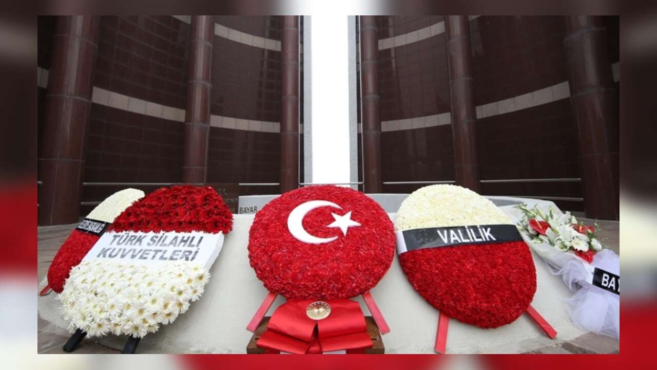 Türkiye'nin 3.Cumhurbaşkanı Celal Bayar vefatının 40. yılında kabri başında anıldı