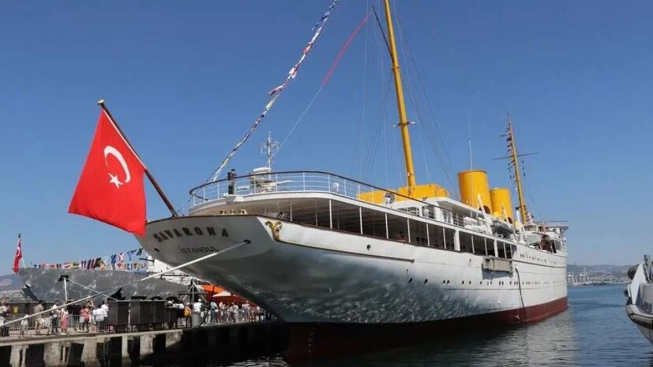 Atatürk'ün manevi mirası TCG Savarona, ziyaretçilerini duygulandırıyor