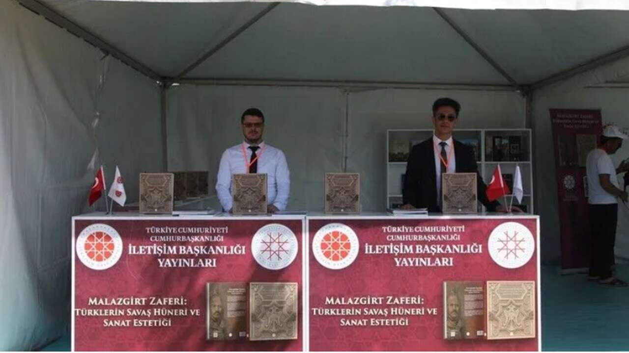 İletişim Başkanlığı, Malazgirt Zaferi etkinliklerinde katılımcıları bilgilendirdi