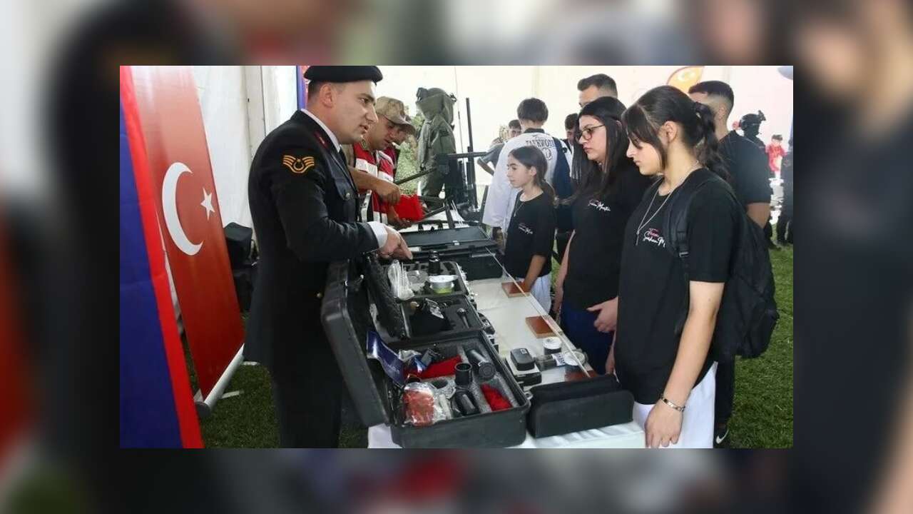 Jandarmanın suçların aydınlatılmasında kullandığı teknolojiler Malazgirt'te tanıtıldı
