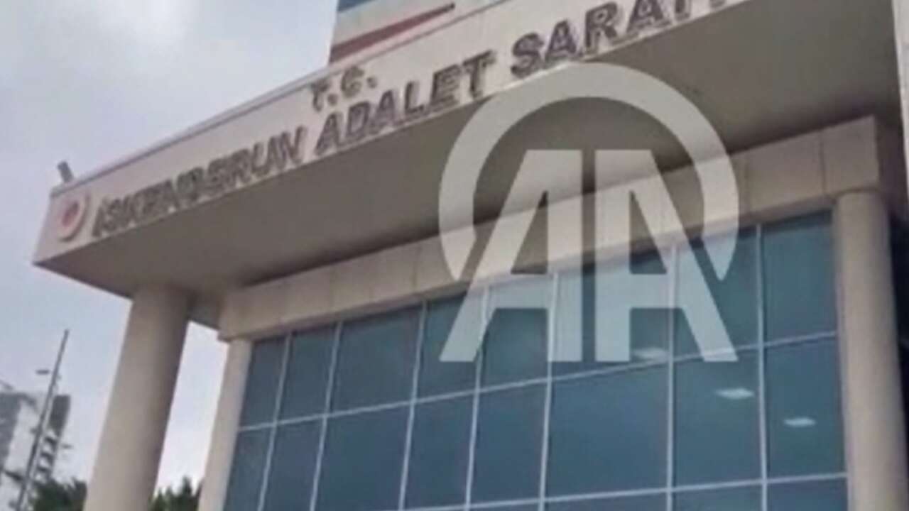 Hatay'da sahte dolarla dolandırıcılık yaptığı iddia edilen 3 zanlı tutuklandı