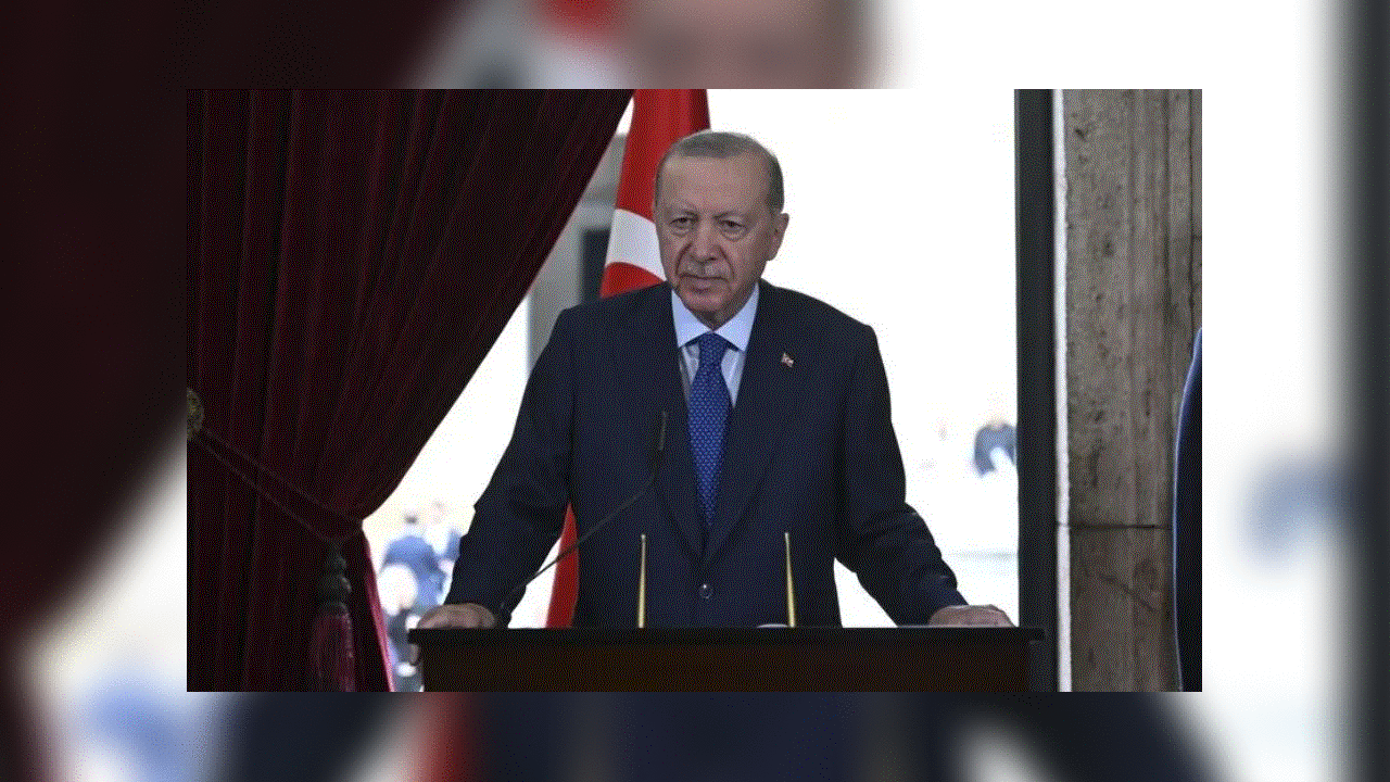 Cumhurbaşkanı Erdoğan: Milletimizin istiklaline kararlılıkla sahip çıkıyoruz