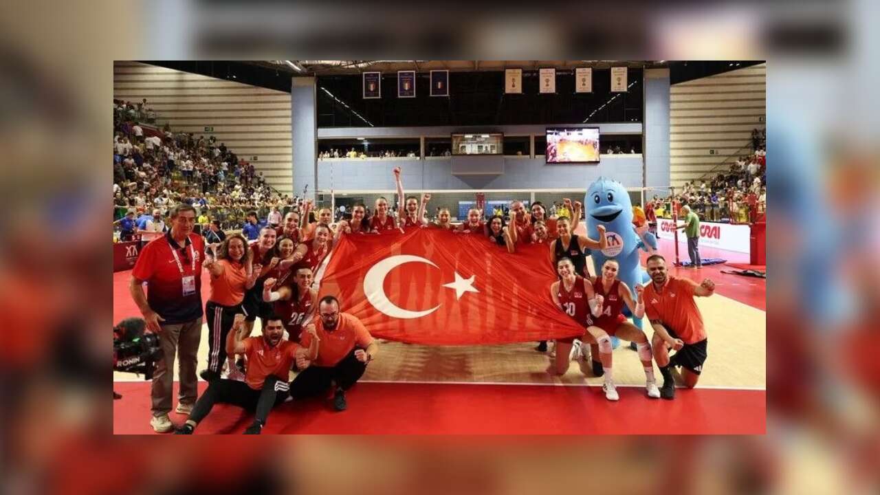 Kadın Milli Voleybol Takımı, İtalya'yı yenerek Şampiyonluğa ulaştı