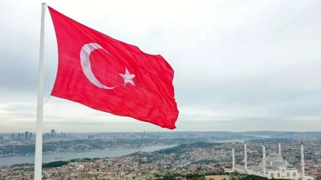 Türkiye ekonomisi yılın ikinci çeyreğinde yıllık bazda yüzde 2,3 büyüdü