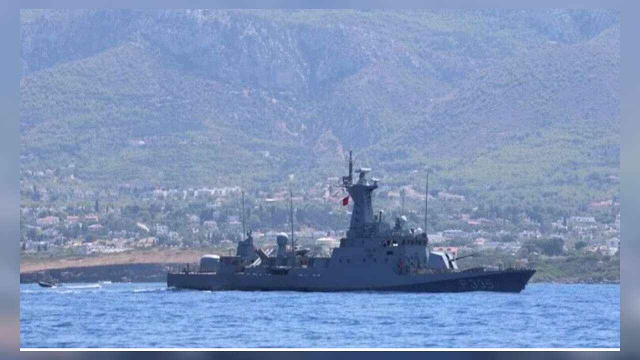 KKTC'de alabora olan gemide kaybolan 20 kişiyi arama çalışmaları sürüyor