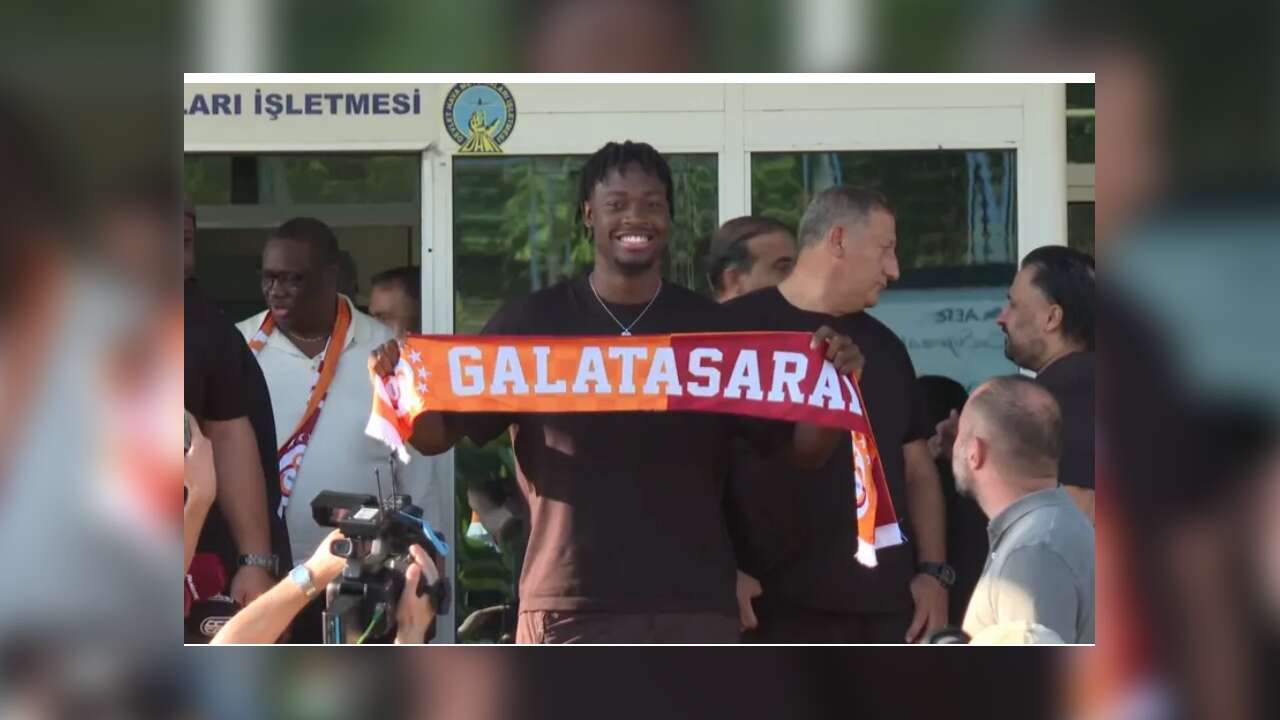 El Chadaille Bitshiabu, Galatasaray için İstanbul'a geldi