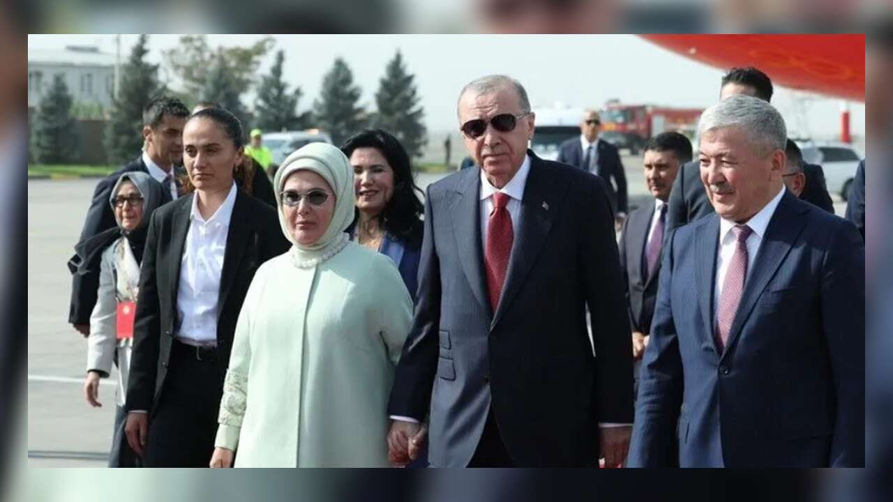 Cumhurbaşkanı Erdoğan ve eşi Emine Erdoğan'dan Kırgızistan programlarına ilişkin ortak video paylaşımı