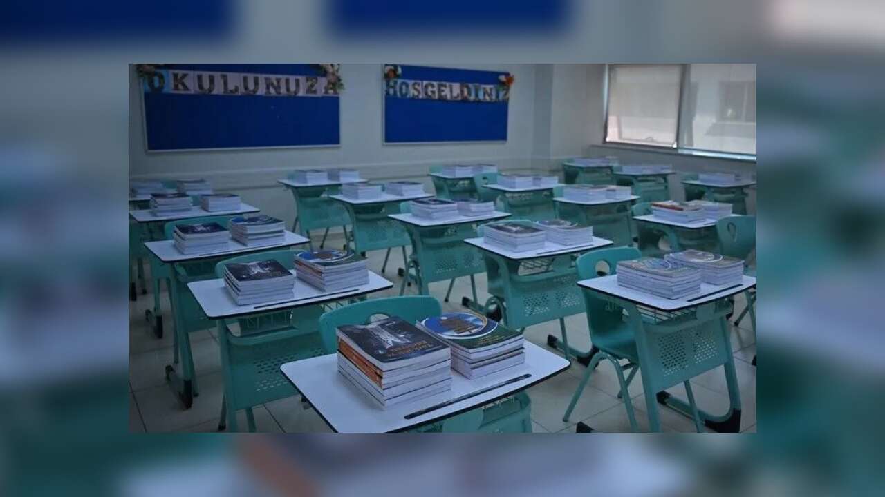 MEB'in ücretsiz ders kitapları okullardaki yerini aldı