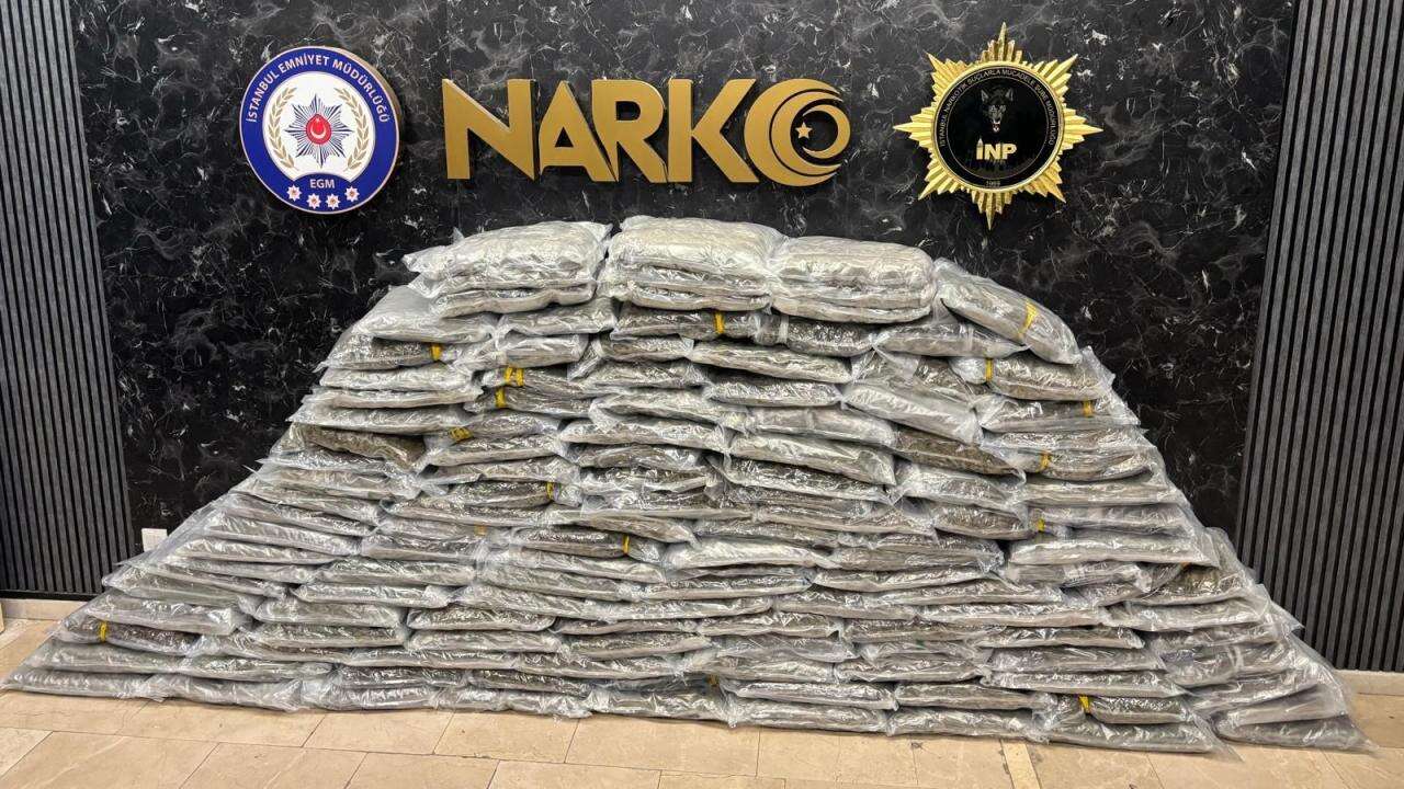 İstanbul'da 143 kilogram uyuşturucu ele geçirildi!
