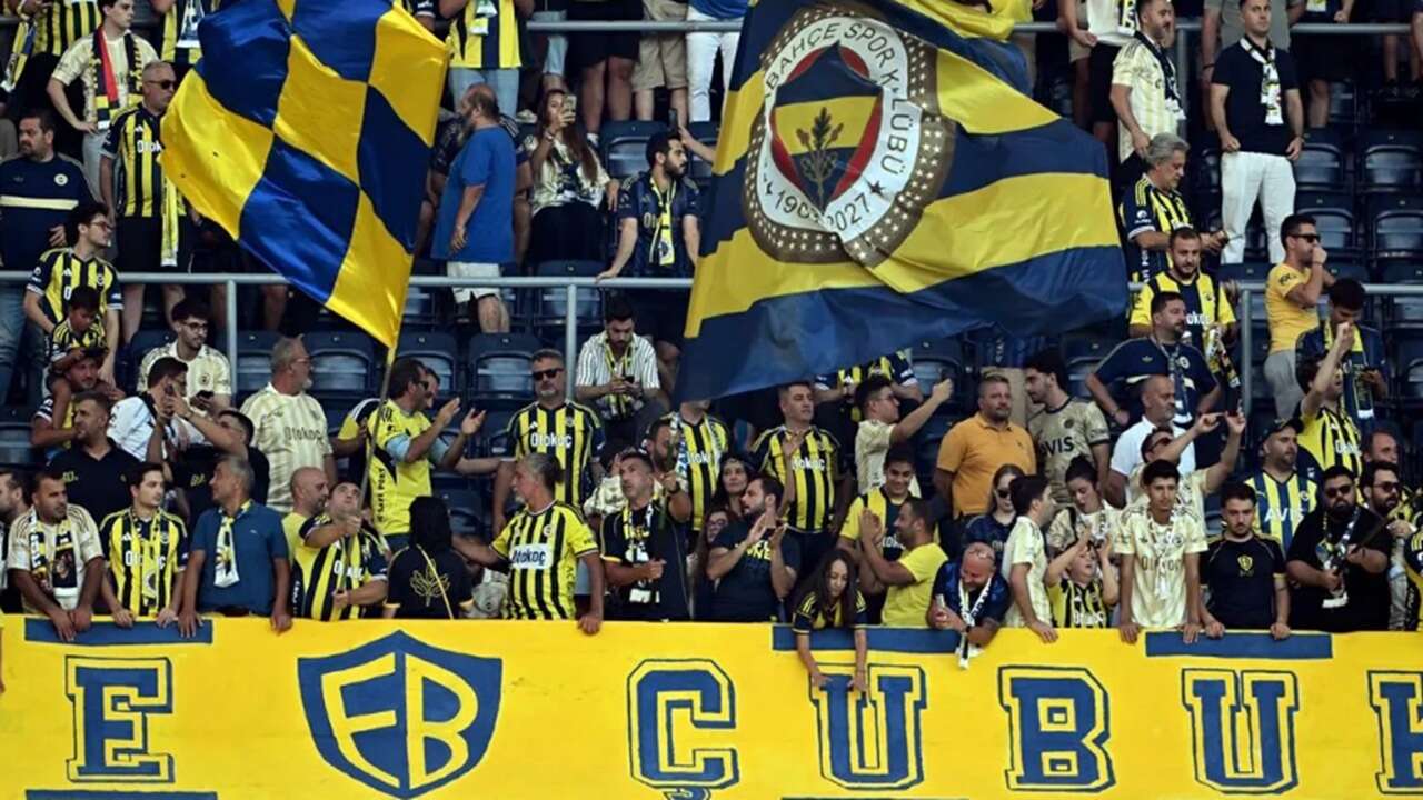 Süper Lig'de sezonun ilk derbisinde Fenerbahçe ile Beşiktaş Kadıköy'de karşılaşıyor