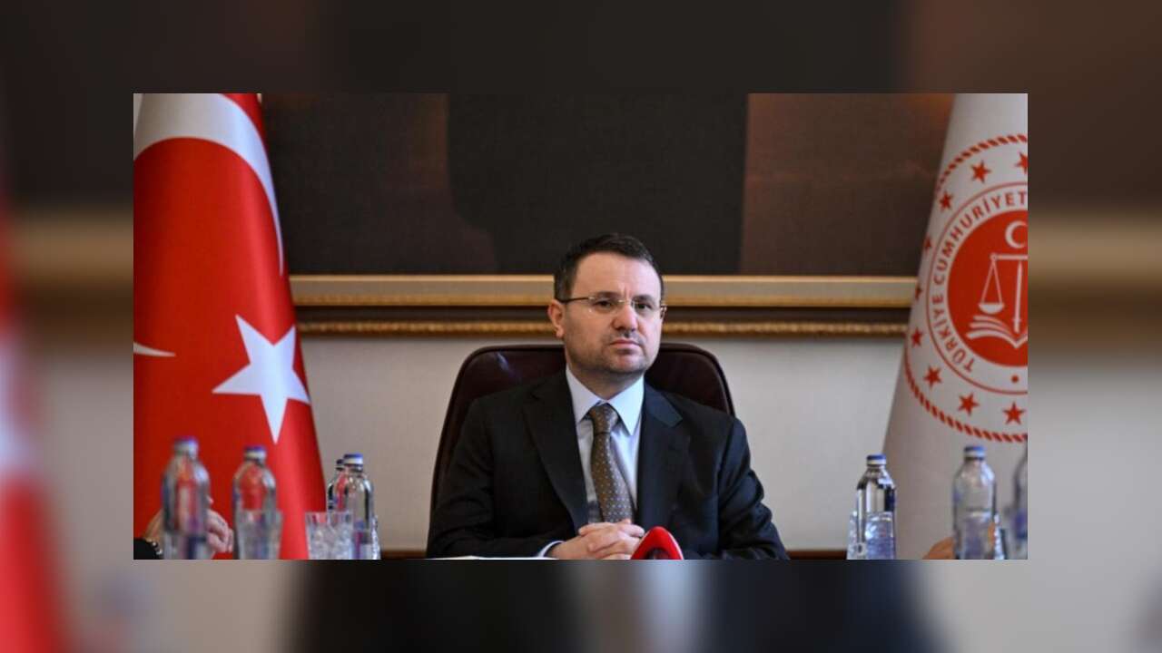 AKIN GÜRLEK: "Adalet hizmetlerinin etkinliğini artıracağız"