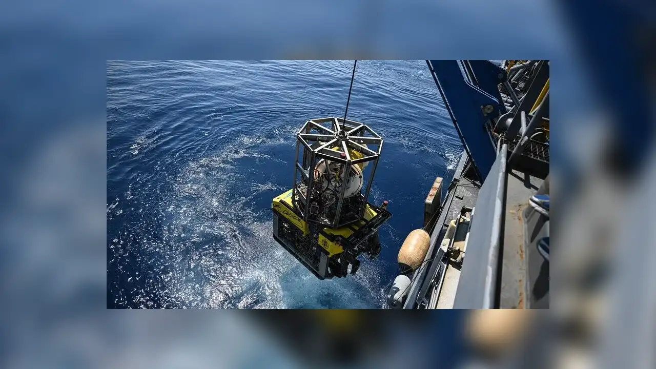 KKTC'nin Girne açıklarında batan gemiden 6'ncı naaş çıkarıldı
